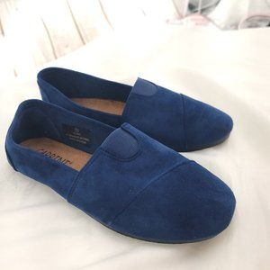 Carrini Womens 52-927 Navy Blue Faux Suede Round Toe Slip On Shoes Size 11